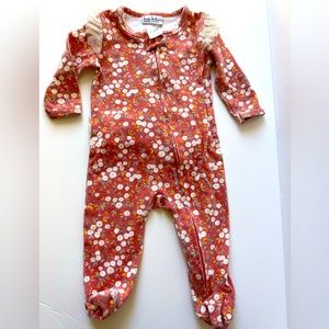 Nicole Miller Girls Long Sleeve Footie with a Tulle Ruffle Trim. Size 6-9m